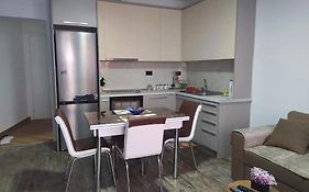 #1 Modern 1Br With Balcony In Up-And-Coming Hip Area