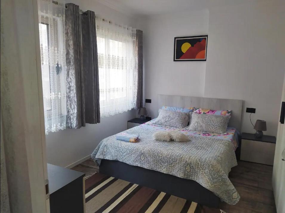 Apartament #1 Modern 1Br With Balcony In Up-And-Coming Hip Area Tirana Zewnętrze zdjęcie