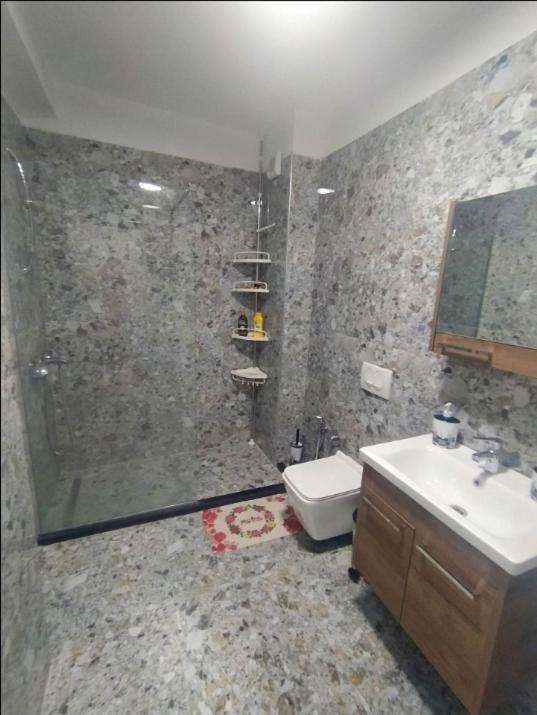 Apartament #1 Modern 1Br With Balcony In Up-And-Coming Hip Area Tirana Zewnętrze zdjęcie